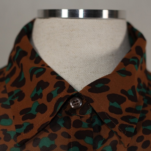 Leopard Crop Top - Picture 2 of 15